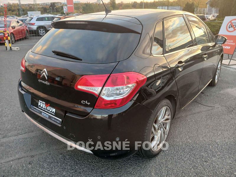 Citroën C4 (2012) 1.6i, ČR, STK7/28 - fotka 2 z 3