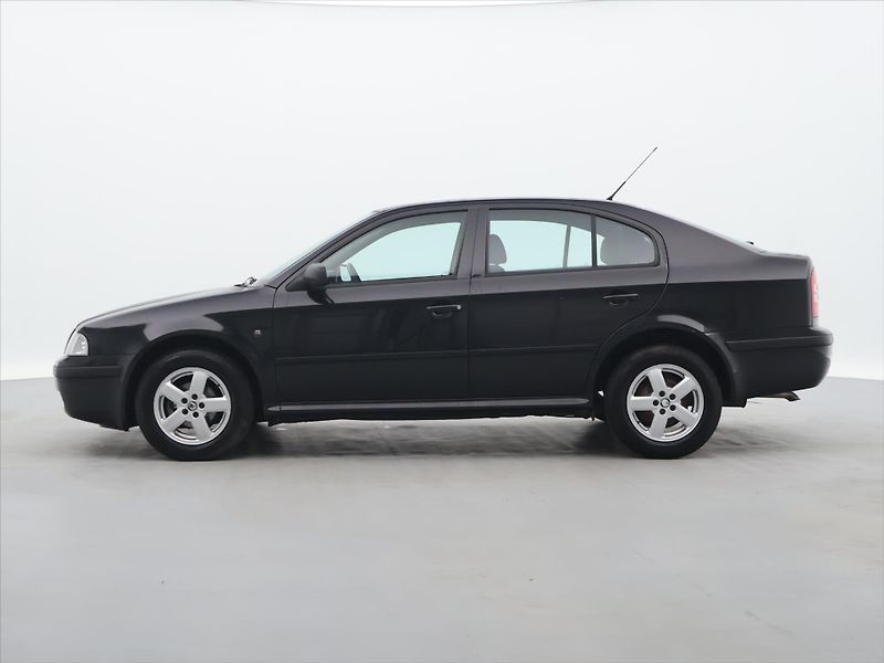 Škoda Octavia 1,6 MPI 75kW Tour Klima 2.Maj - fotka 4 z 26