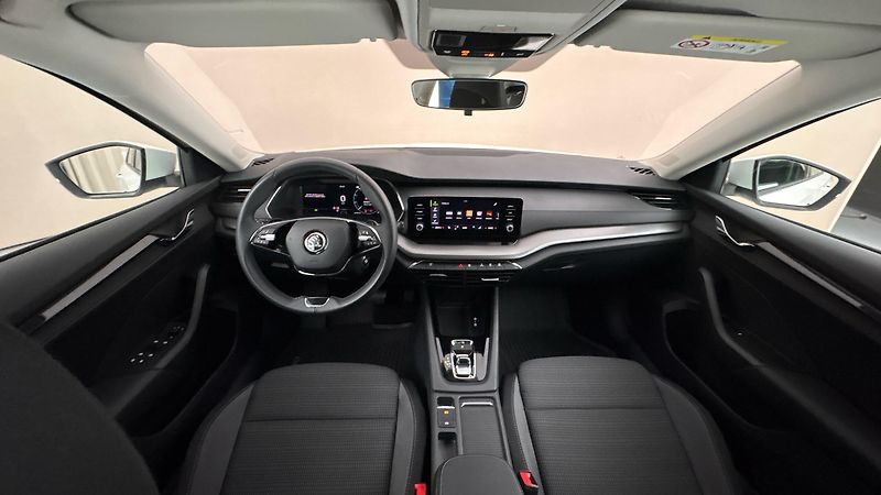 Škoda Octavia 2.0 TDI DSG Ambition - fotka 8 z 26