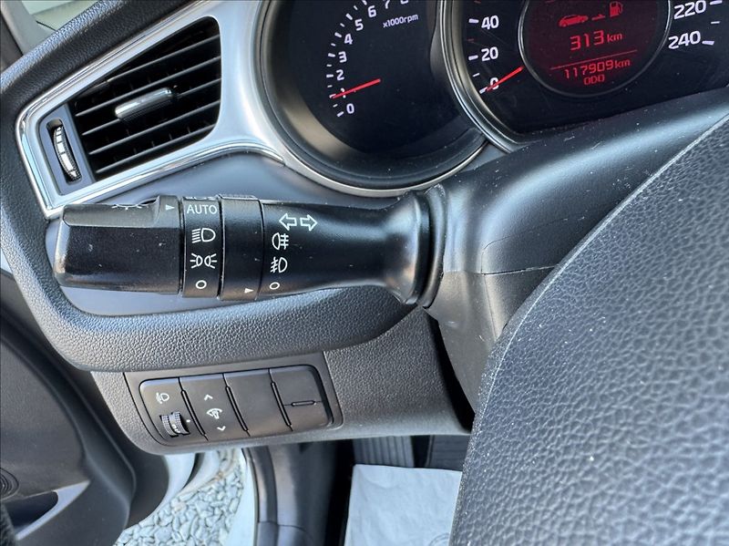 Kia Ceed 1,6 GDI 99kW tempomat původ ČR - fotka 31 z 50