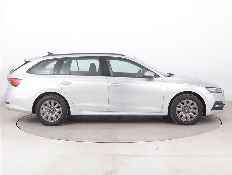 Škoda Octavia (2022) Ambition 2.0 TDI, ČR,1.maj - fotka 5 z 14