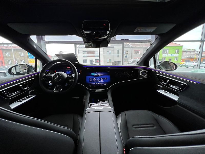 Mercedes-Benz EQE Mercedes-AMG 43 4MATIC demo - fotka 18 z 21