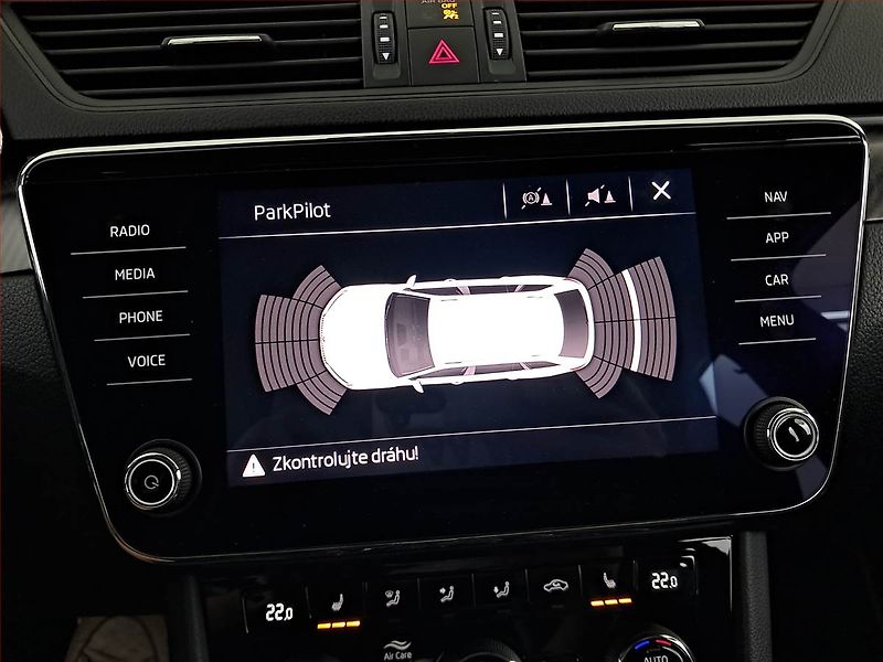 Škoda Superb (2020) Sportline 1.5 TSI - fotka 16 z 24