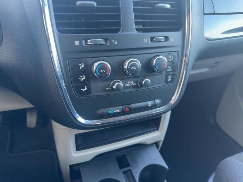 Dodge Grand Caravan (2013)  3,6 RT Pentastar 2013 - fotka 17 z 17