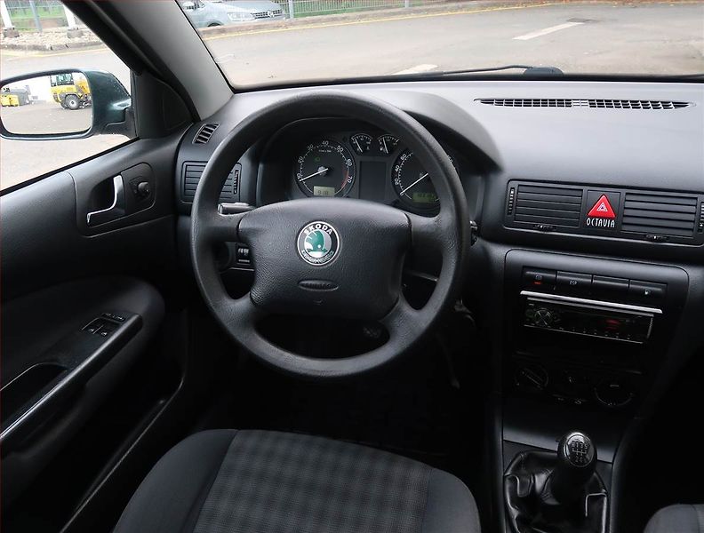 Škoda Octavia (2008) 1.6, po STK, Tažné - fotka 7 z 15