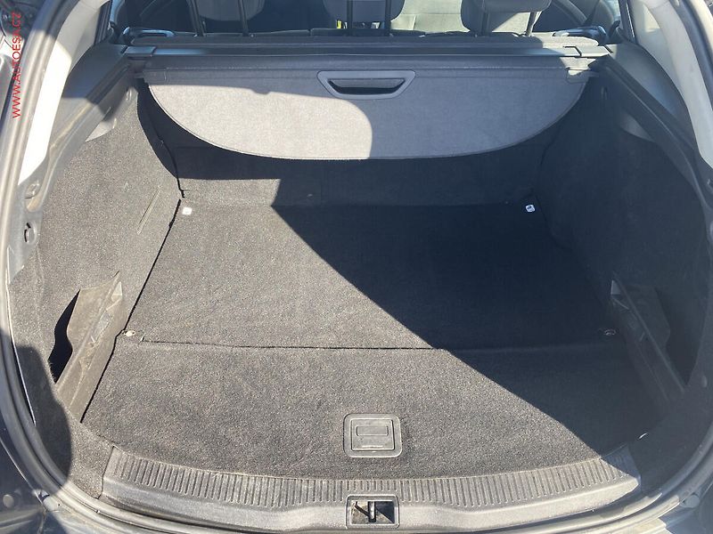 Renault Mégane (2010) 1.6i, ČR, AC, tempo - fotka 7 z 12