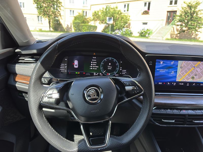Škoda Octavia (2022) 2.0 TSI, 4x4, Style Plus - fotka 9 z 33