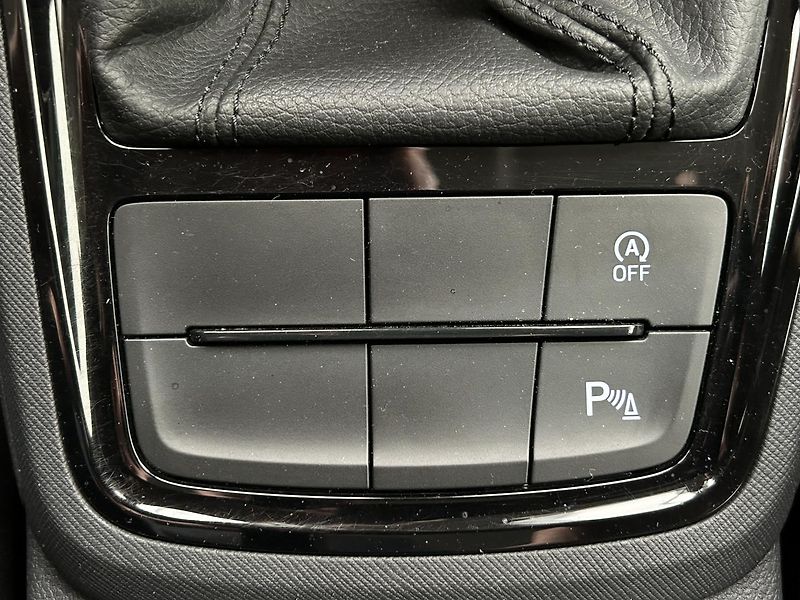 Škoda Kamiq 1.0 TSI Style - fotka 19 z 28