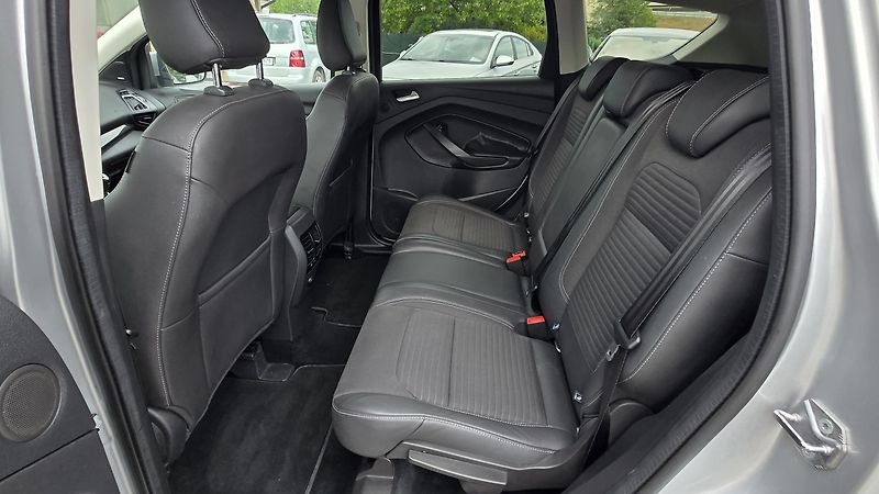 Ford Kuga 2.0TDCIi TITANIUM  110KW 1MAJ. - fotka 19 z 43