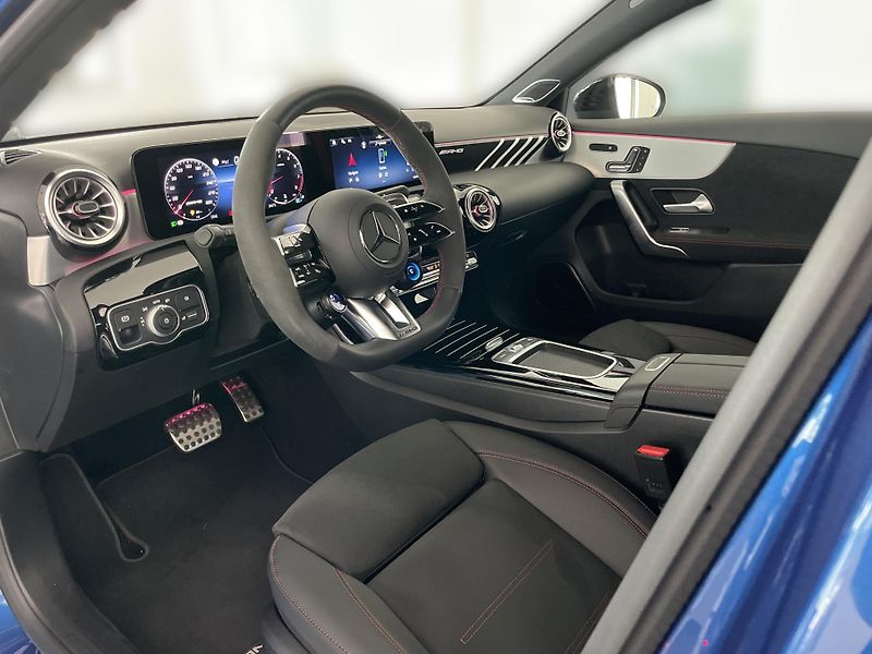 Mercedes-Benz Třídy A 45 S AMG 4Matic+ Akrapovič - fotka 15 z 27