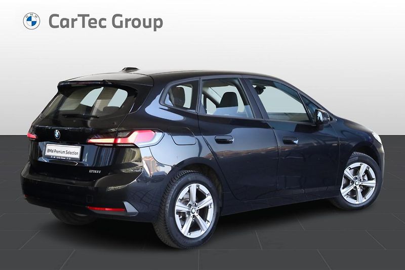 BMW Řada 2 218i Active Tourer - fotka 3 z 23