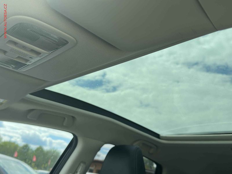Honda CR-V (2014) 2.0 i-VTEC 4x4, Bixen, navi - fotka 19 z 21