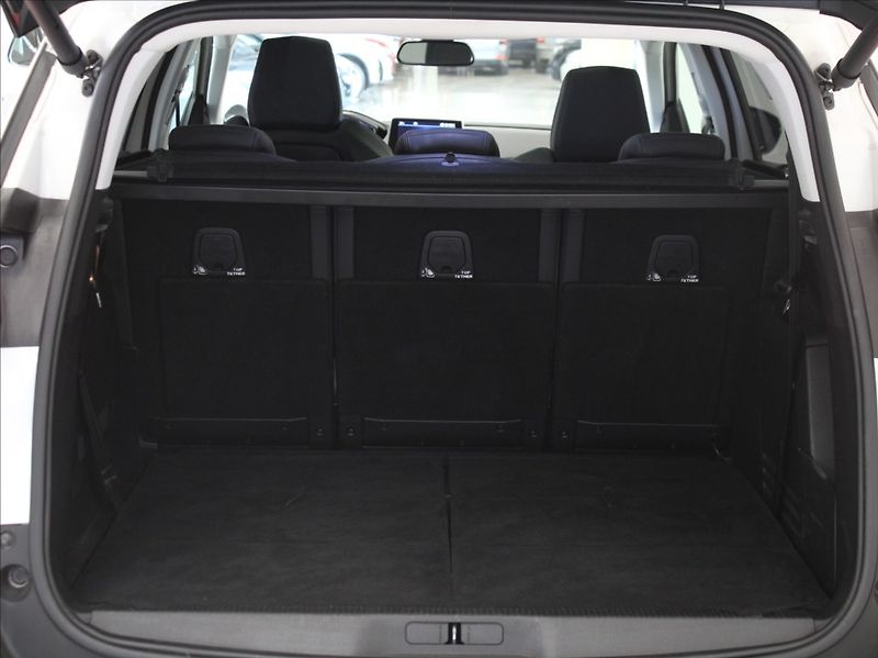 Peugeot 5008 1,5 HDi 96kW AT Allure PANO.7m - fotka 25 z 26