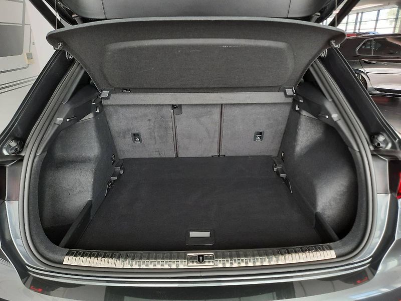 Audi Q3 (2022) 40 TDI quattro (147kW/200k) S - fotka 20 z 23