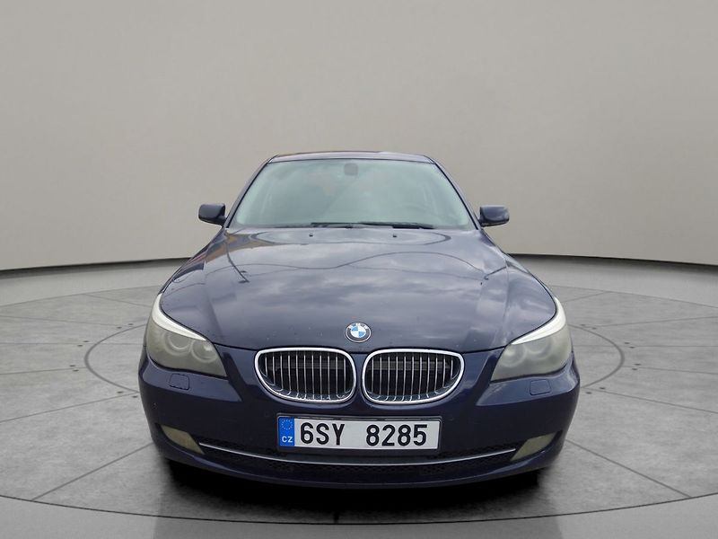 BMW Řada 5 530d PĚKNÝ !!! SERV.KNIHA ! - fotka 4 z 29