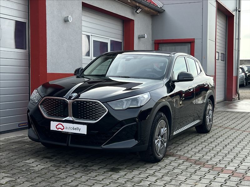 BMW iX2 0,0 eDrive20  Záruka 150kW - fotka 2 z 39