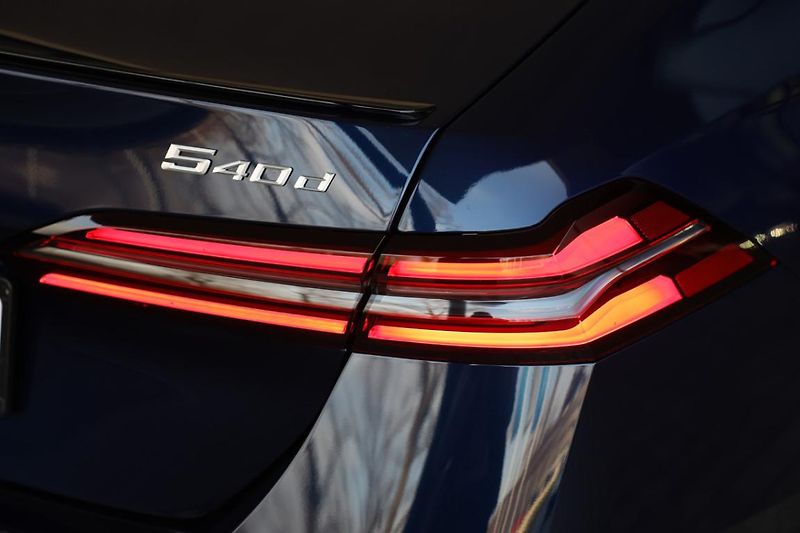 BMW Řada 5 540d xDrive Sedan - fotka 18 z 18