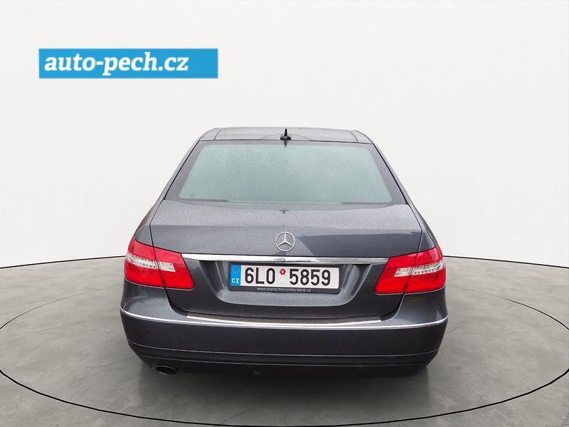 Mercedes-Benz Třídy E (2011) 200 CGI, 135 kW, Avantgarde - fotka 3 z 33