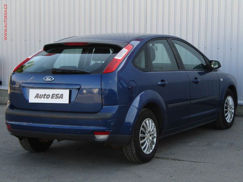 Ford Focus (2007) 1.6i, AC - fotka 4 z 14