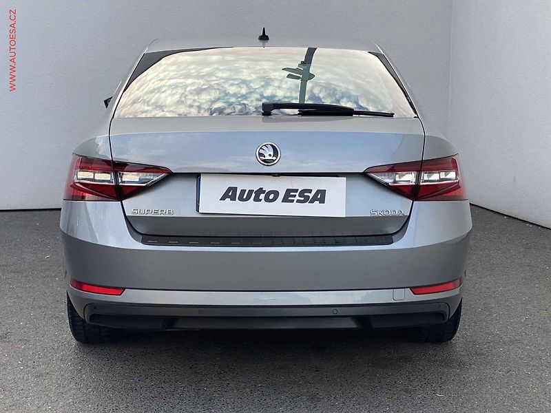 Škoda Superb (2015) 2.0TDi, Navi, bixen, kůže - fotka 5 z 18