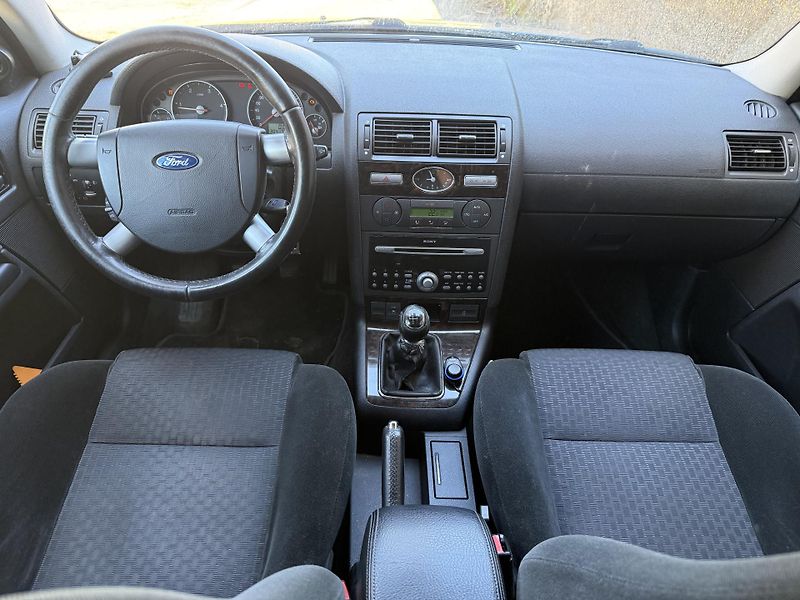 Ford Mondeo 2,0TDCI TAŽNÉ - fotka 9 z 15
