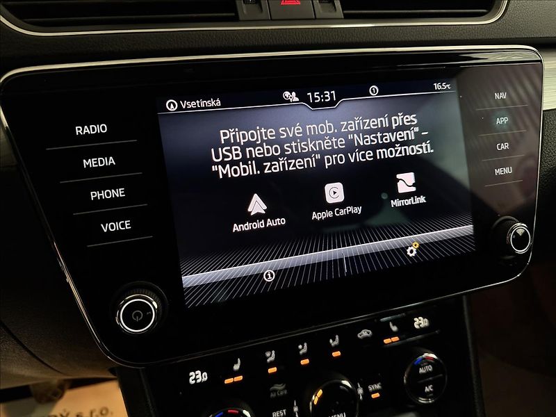Škoda Superb 2.0TDI 110kW Manuál 1 Majitel - fotka 20 z 41