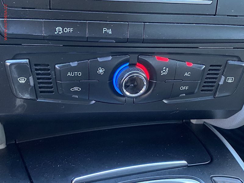 Audi A4 (2010) 2.0 TDi Quattro, Bixen, navi - fotka 16 z 20