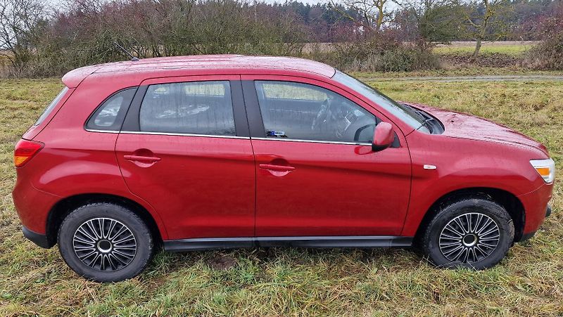 Mitsubishi ASX 1,8DDi 4x4 Manuál Nové ČR - fotka 12 z 17