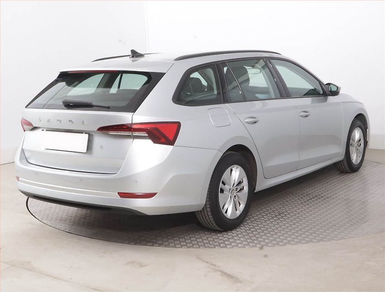 Škoda Octavia (2023) Ambition 2.0 TDI, ČR,1.maj - fotka 5 z 15