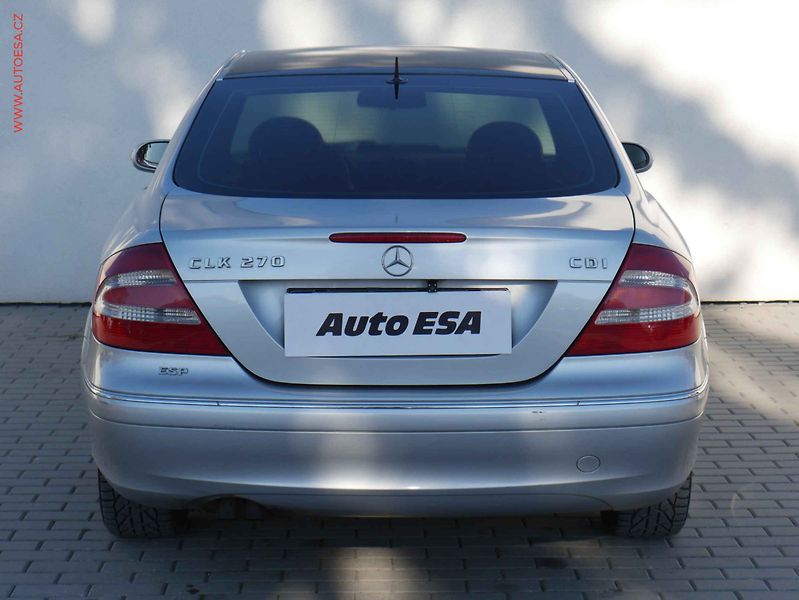 Mercedes-Benz CLK (2005) 2.7CDi, AC, kůže - fotka 5 z 18