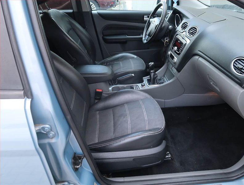 Ford Focus (2008) 1.6 TDCi, Eko.zaplacen - fotka 9 z 14