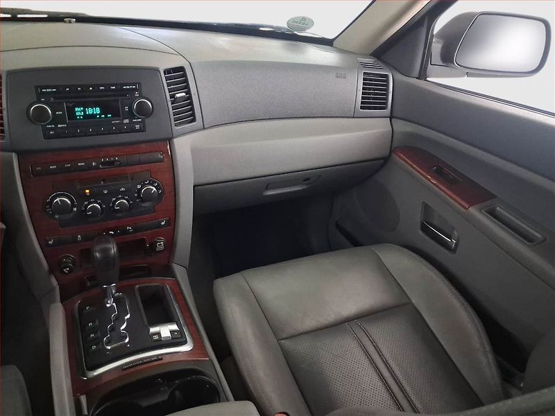 Jeep Grand Cherokee (2006) 3.0 CRD, 4X4, Automat - fotka 8 z 15