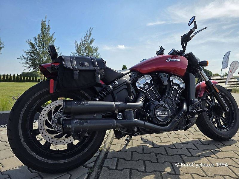 Indian (2018) Scout Bobber - fotka 4 z 20