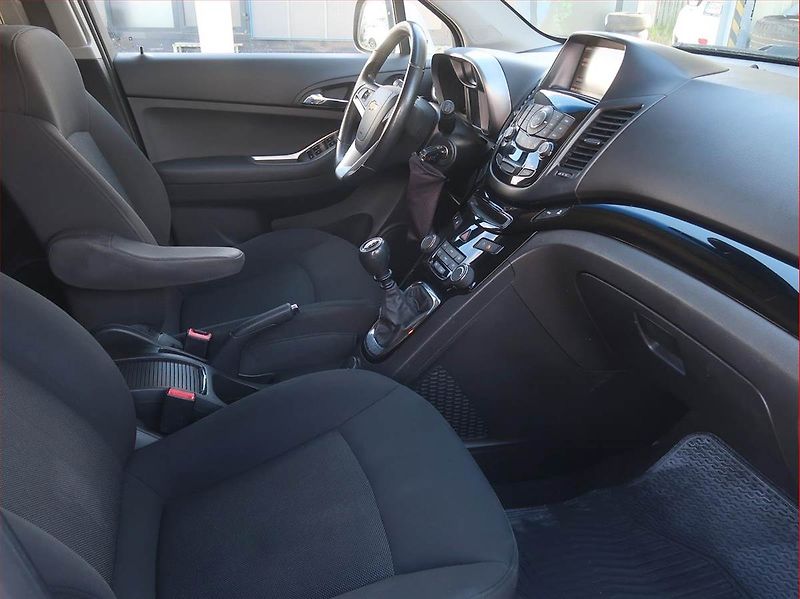 Chevrolet Orlando (2013) 2.0 VCDi, 7 míst, Tempomat - fotka 9 z 18