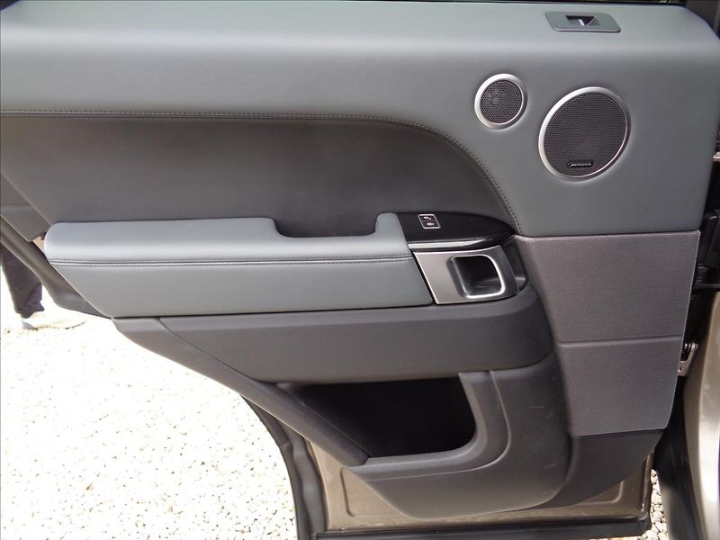 Land Rover Range Rover Sport 4,4 SDV8 Autobiography - fotka 25 z 59