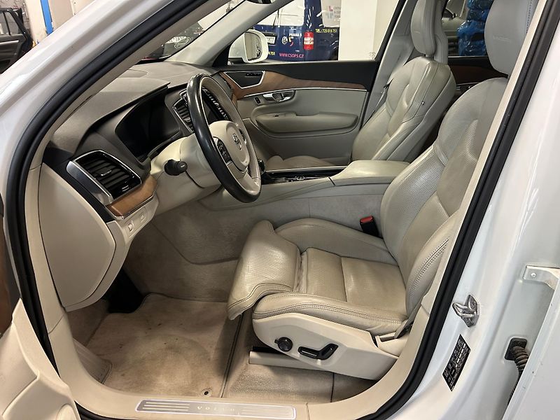 Volvo XC90 (2017) D5 AWD Drive-E Inscrip Panoram - fotka 5 z 30