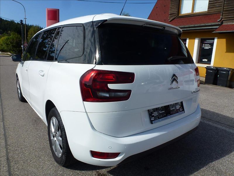 Citroën Grand C4 SpaceTourer 1,2 Pure Tech 130 7míst - fotka 12 z 45