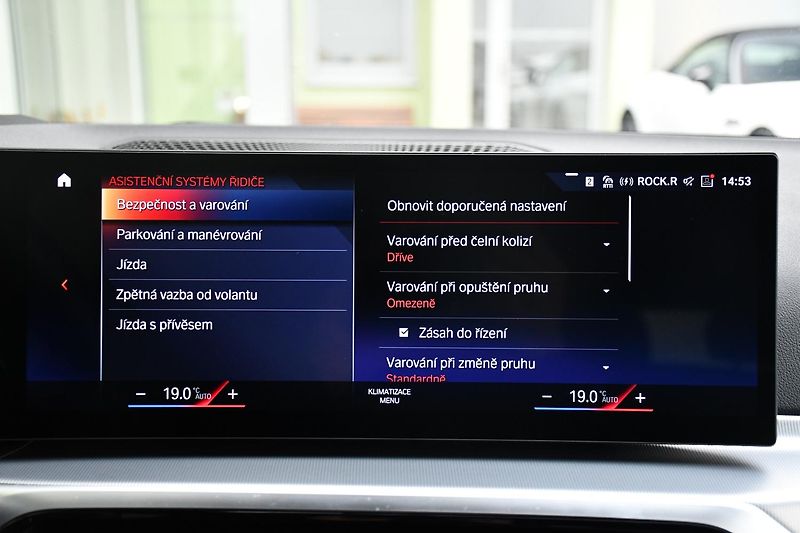 BMW Řada 3 320D xDrive M-SPORT ČR 1.M - fotka 32 z 47
