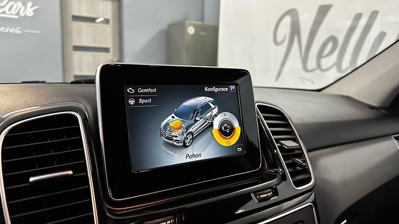 Mercedes-Benz GLE 250D / 4.MATIC / DVĚ SADY KOL - fotka 36 z 46