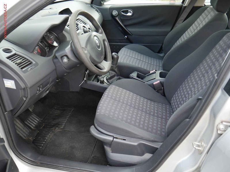 Renault Mégane (2006) 1.4i, ČR - fotka 9 z 16