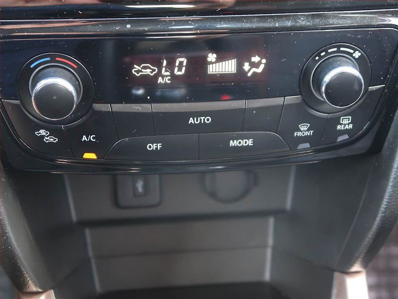 Suzuki Vitara (2017) Elegance 1.6 VVT, 4X4 - fotka 16 z 18