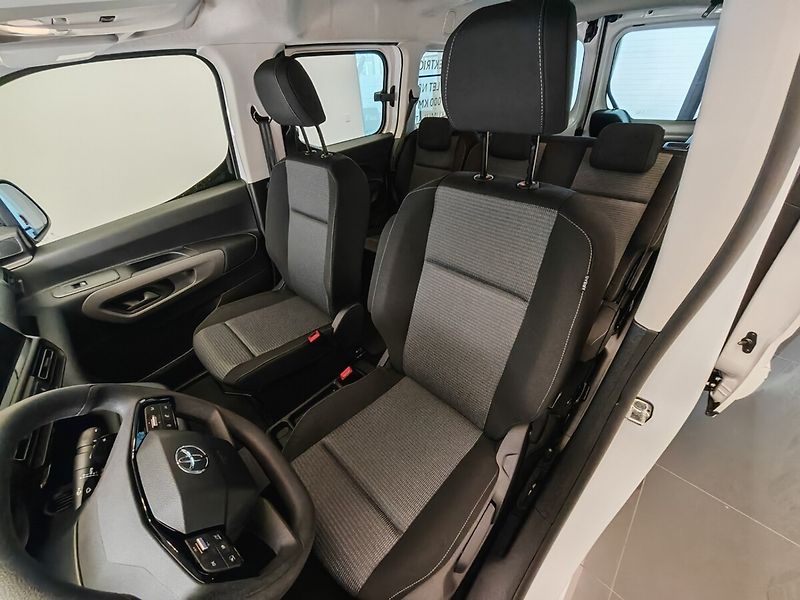 Toyota ProAce City Verso Full Electric (50kWh) Business - fotka 11 z 27