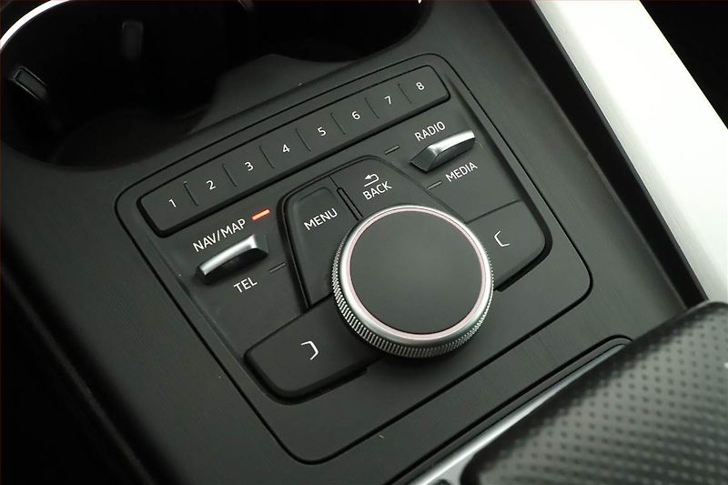 Audi A4 (2018) 40 TFSI, 4X4, Automat, ČR - fotka 15 z 20