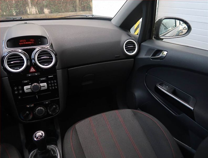 Opel Corsa (2011) 1.2, ČR,1.maj, Serv.kniha - fotka 8 z 16