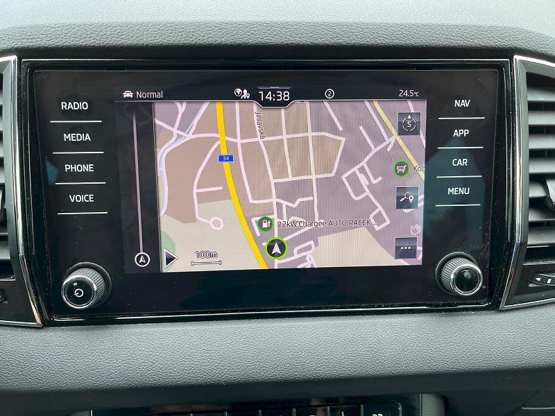 Škoda Karoq (2023) 1.5 TSI 110kW Style - fotka 19 z 27
