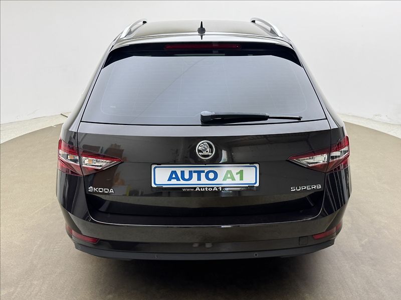 Škoda Superb 2,0 DSG STYLE+ CANTON DPH ČR - fotka 5 z 38