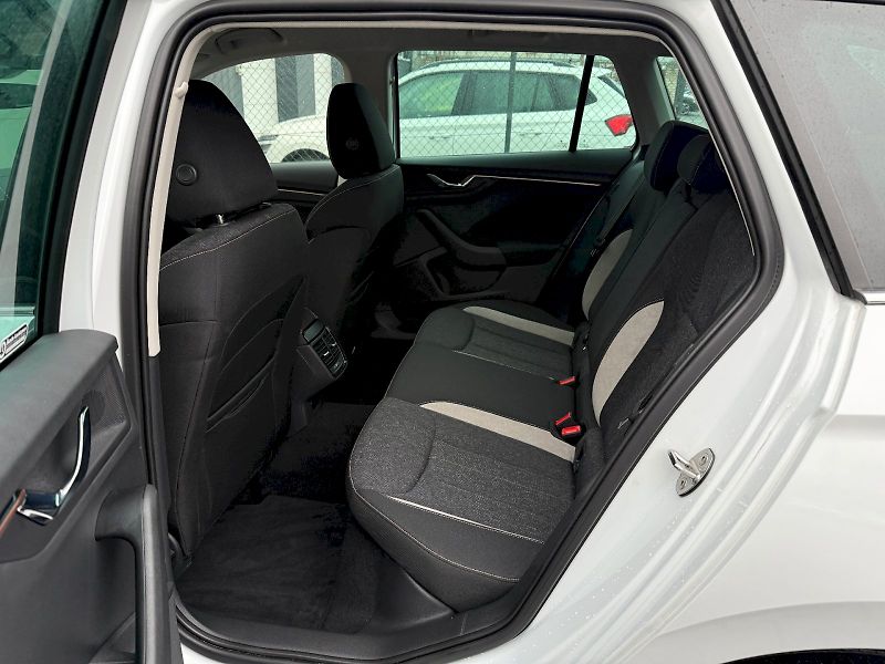 Škoda Kamiq (2024) 1.5 TSI 110 kW TopSelection - fotka 10 z 21