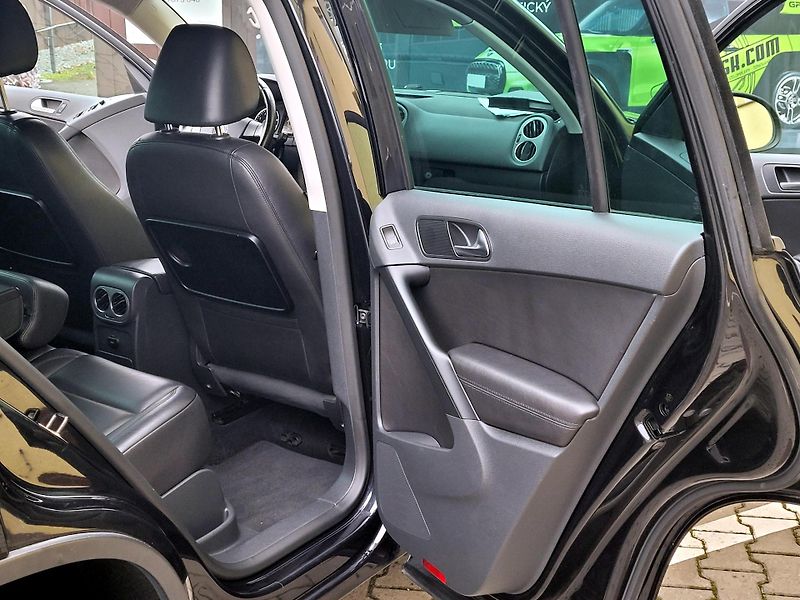 Volkswagen Tiguan 1,4 TSi 4motion SPORT SERV.KN - fotka 18 z 40