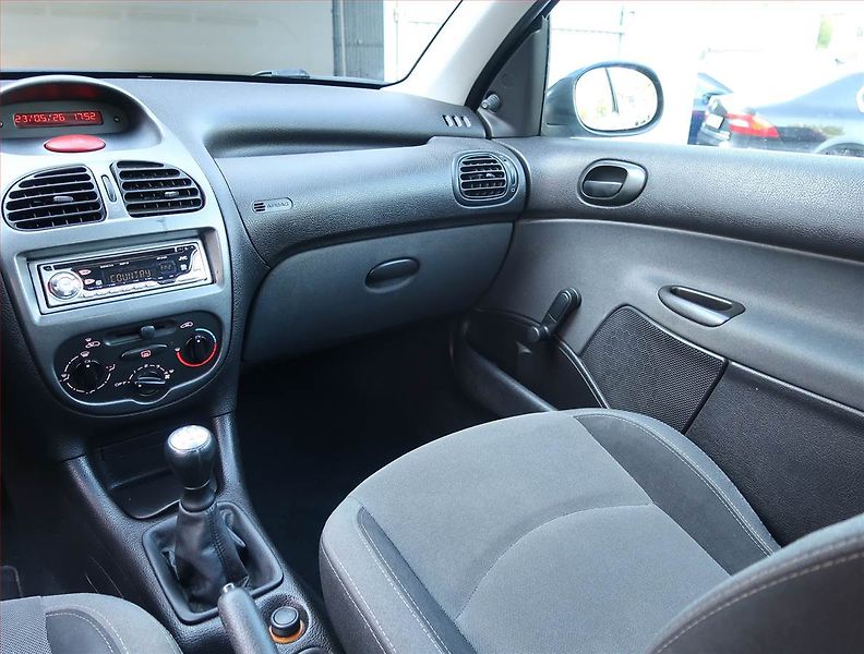 Peugeot 206 (2006) 1.4, po STK, v provozu - fotka 8 z 13