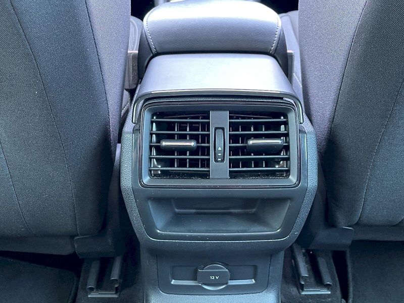 Škoda Karoq (2024) 1.5 TSI 110kW DSG Selection - fotka 22 z 29